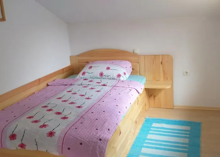 Pri Vrtnici * Smartno ob Paki